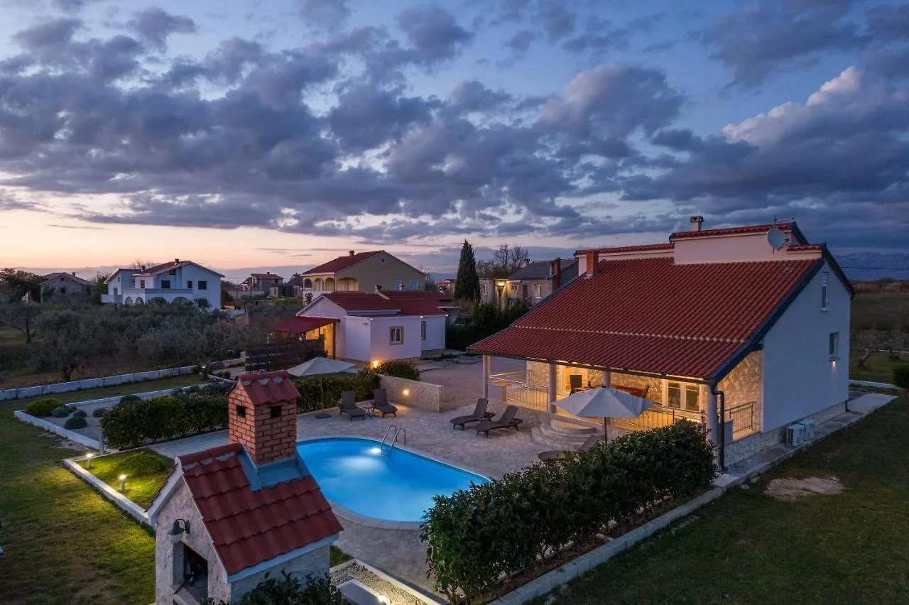 Holiday House Paula Privlaka  Holiday home