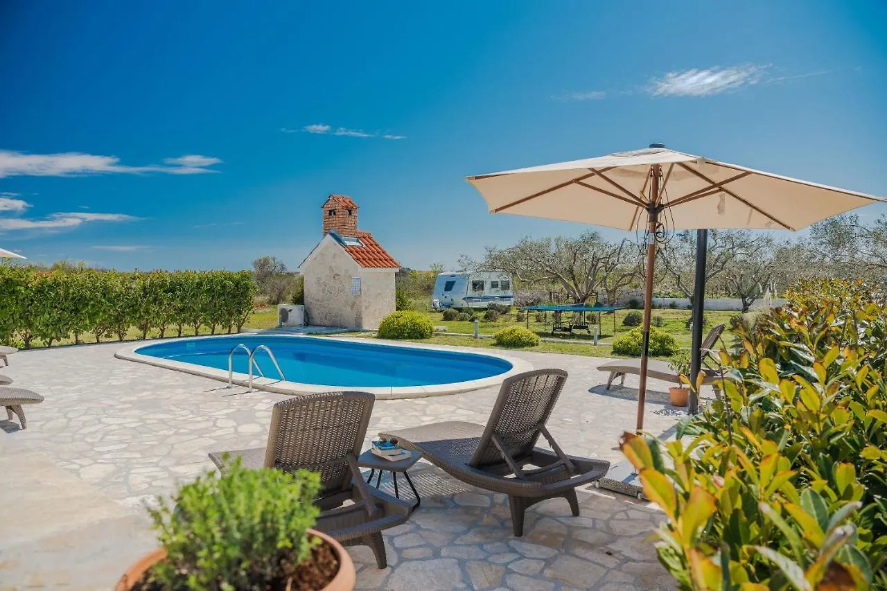 Holiday House Paula Privlaka  0*, Privlaka (Zadar) Croatia