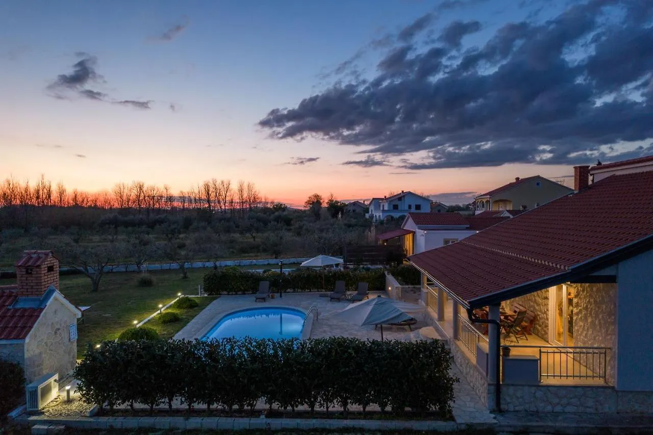 Holiday House Paula Privlaka  Croatia