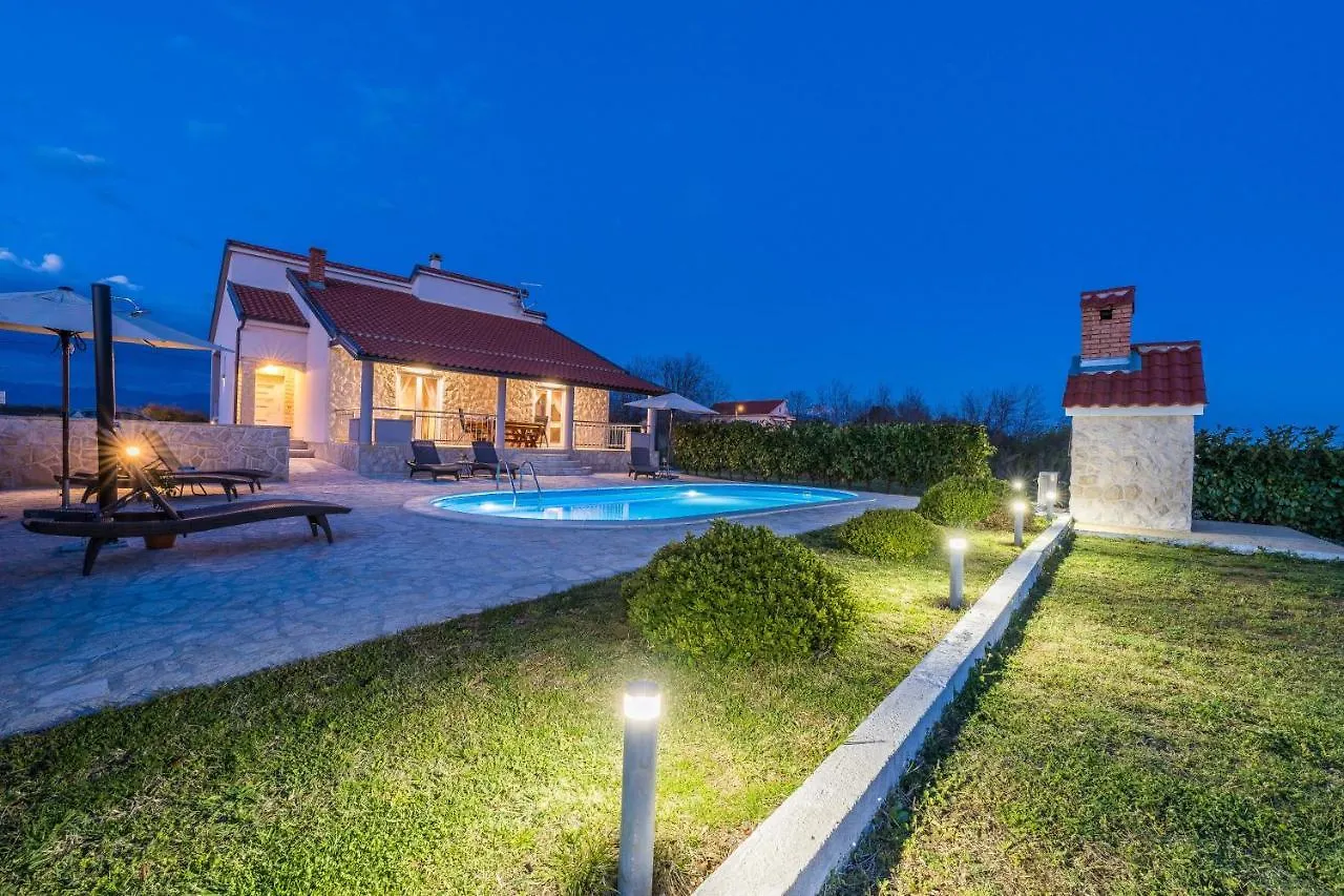 Holiday House Paula Privlaka